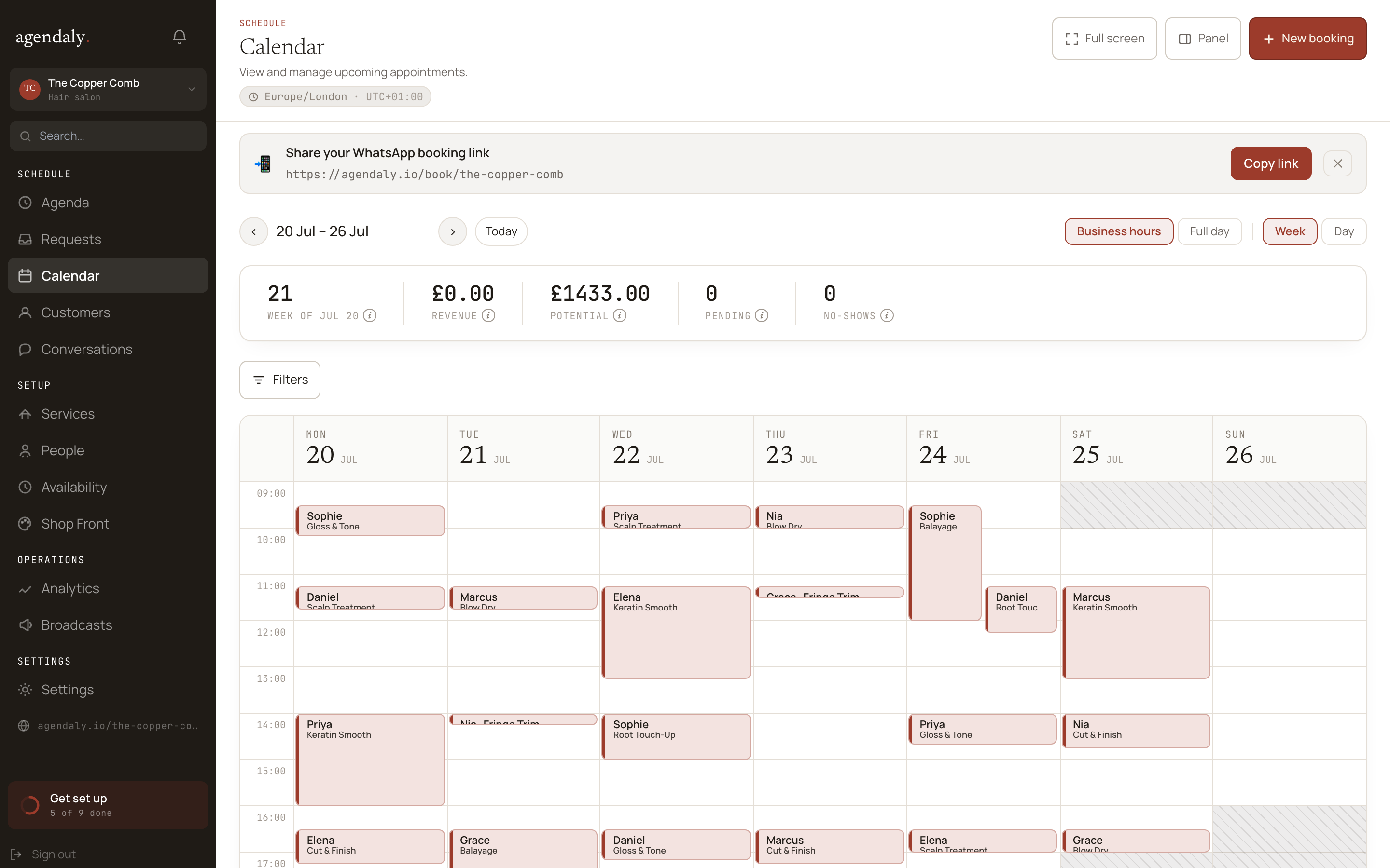 Agendaly owner calendar - week view with revenue, potential, pending, and no-show counts